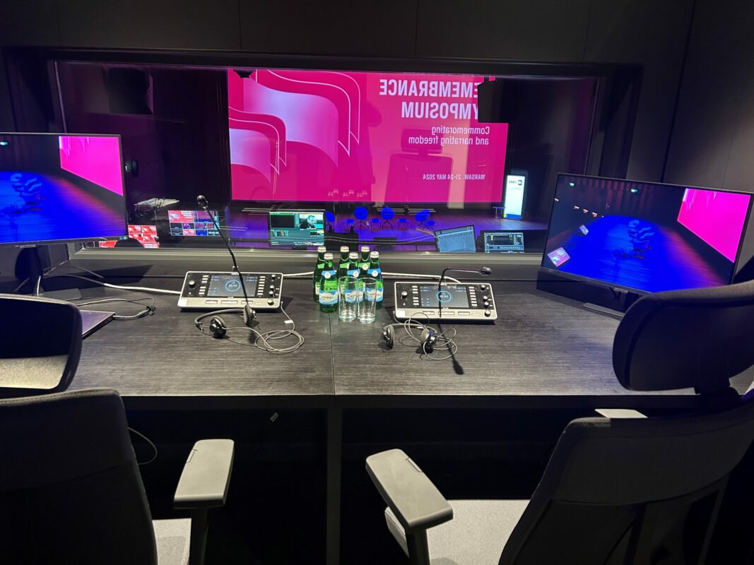 Simultaneous translation