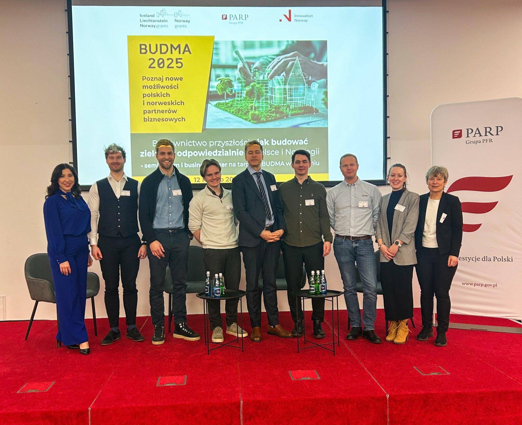 Portfolio 70 Katarzyna Głuchowska - dwujęzyczna konferansjerka i moderatorka prowadząca konferencję i debaty eksperckie podczas konferencji Budownictwo przyszłości - jak budować zielono i odpowiedzialnie w Polsce i Norwegii - wydarzenie podczas targów BUDMA 2025 w Poznaniu organizowane przez PARP i Innovation Norway