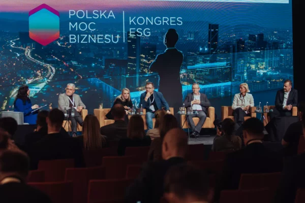 Rola moderatora w panelach dyskusyjnych – jak prowadzić angażujące rozmowy? 12 moderator dyskusji