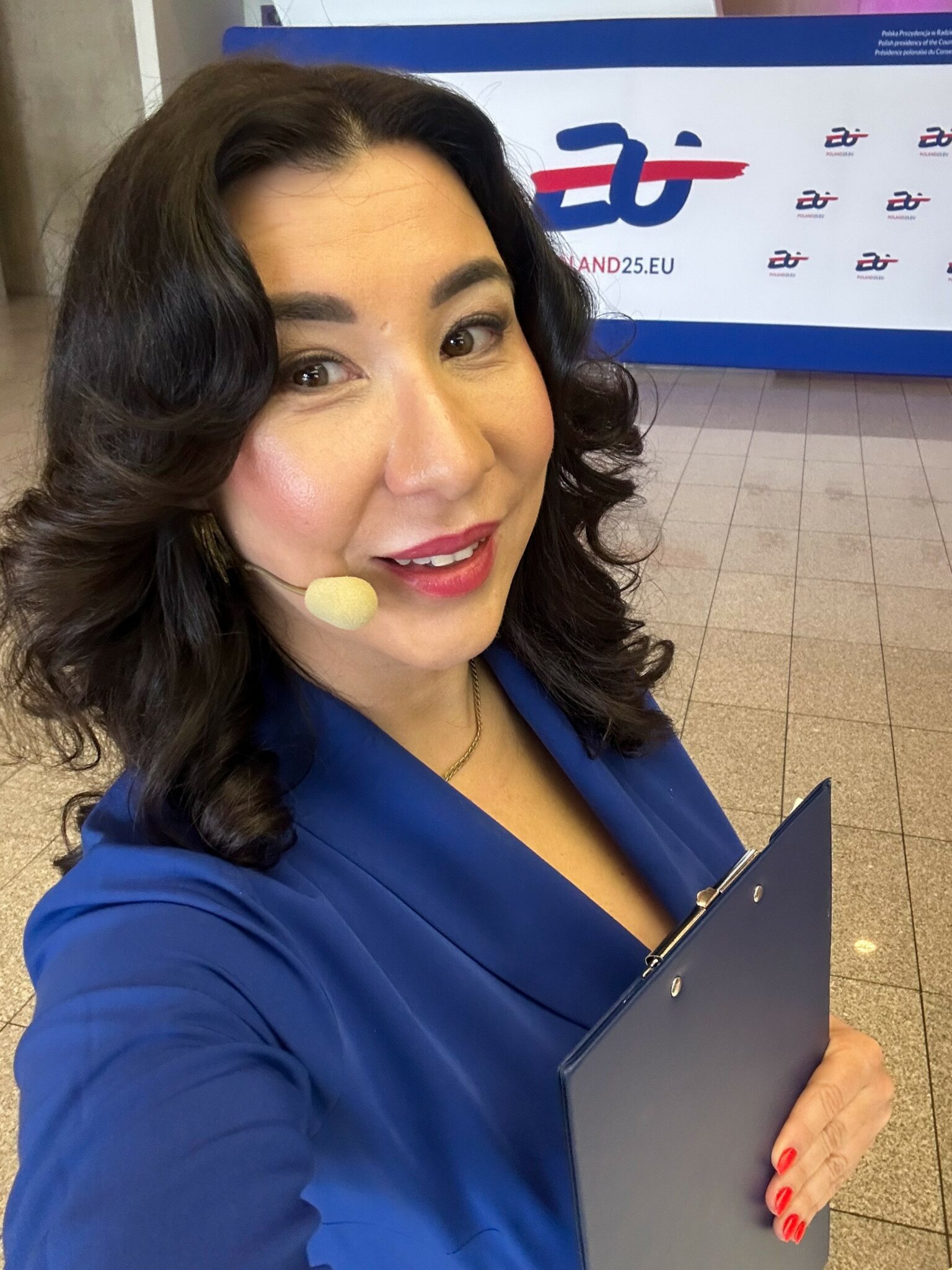 Katarzyna Głuchowska - konferansjer, moderator debat eksperckich, tłumacz konferencyjny i przysięgły języka angielskiego w Warszawie, Krakowie, Łodzi, Lublinie, Wrocławiu, Poznaniu, Gdańsku