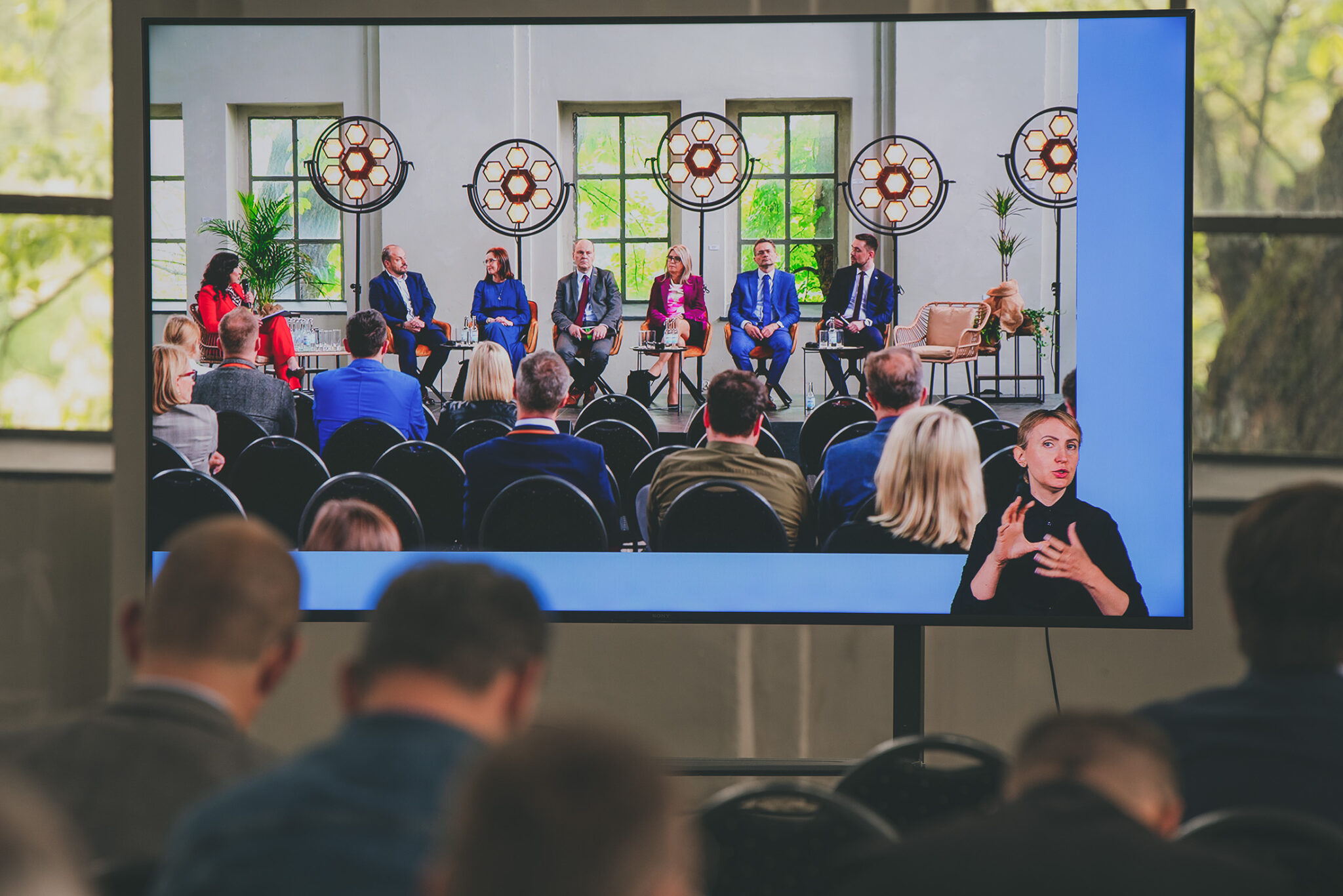 Katarzyna Głuchowska - prowadząca konferencję „Czas na zmiany, czyli jak generować innowacyjne pomysły” organizowanej przez Fundusze Europejskie dla Śląskiego 2021-2027 w Katowicach