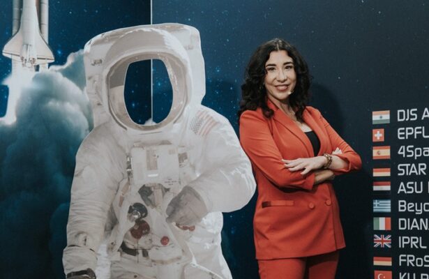 Katarzyna Głuchowska - dwujęzyczny konferansjer i moderator debat specjalistycznych podczas konferencji kosmicznej European Rover Challenge 2025 w Akademii Górniczo-Hutniczej w Krakowie