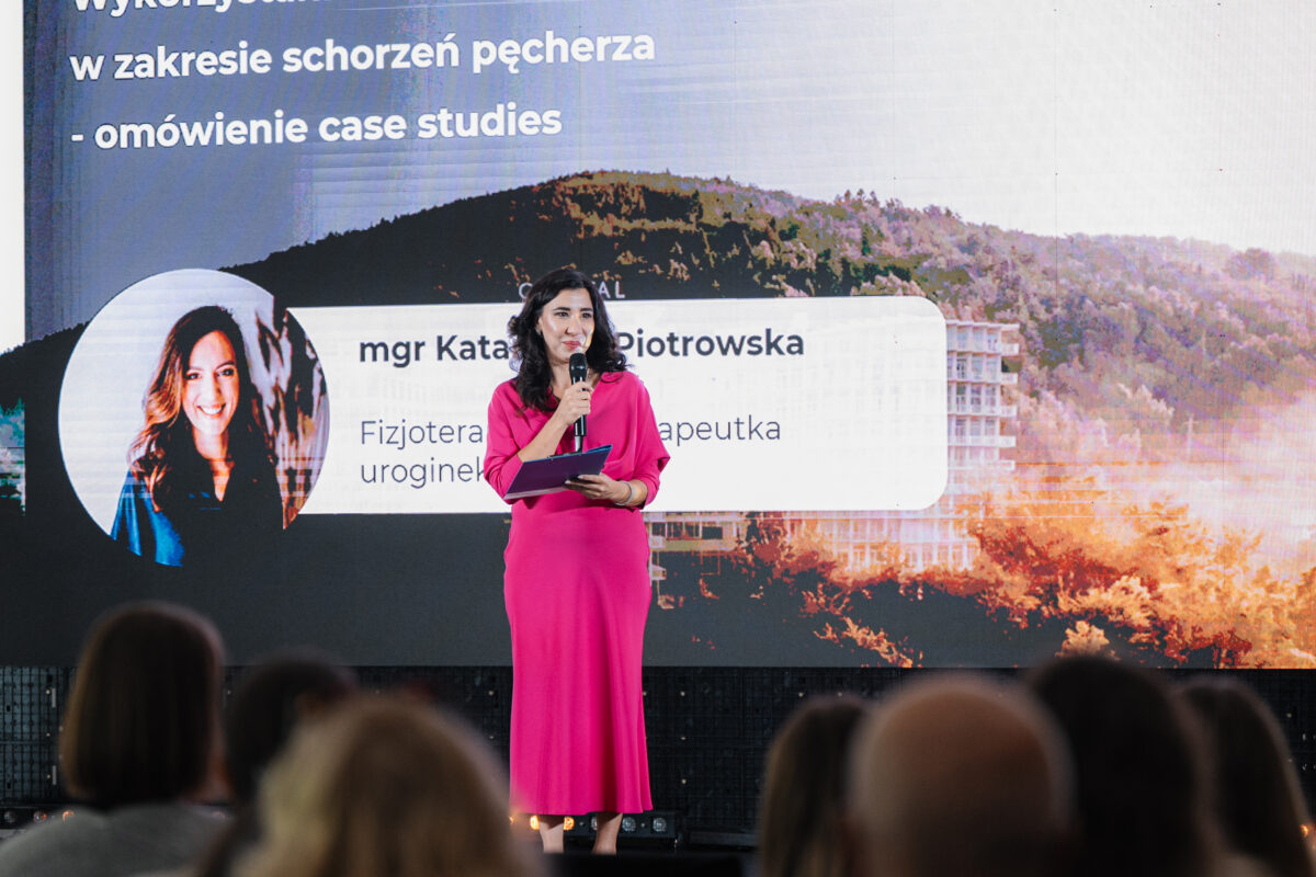 Portfolio 21 Katarzyna Głuchowska - najlepsza konferansjerka i tłumaczka konferencyjna podczas konferencji Reach The Peak marki Indiba firmy Salveo w hotelu Crystal Mountain w Wiśle