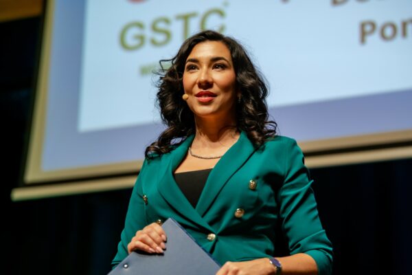 Katarzyna Głuchowska - prowadzenie debat i konferencji po angielsku