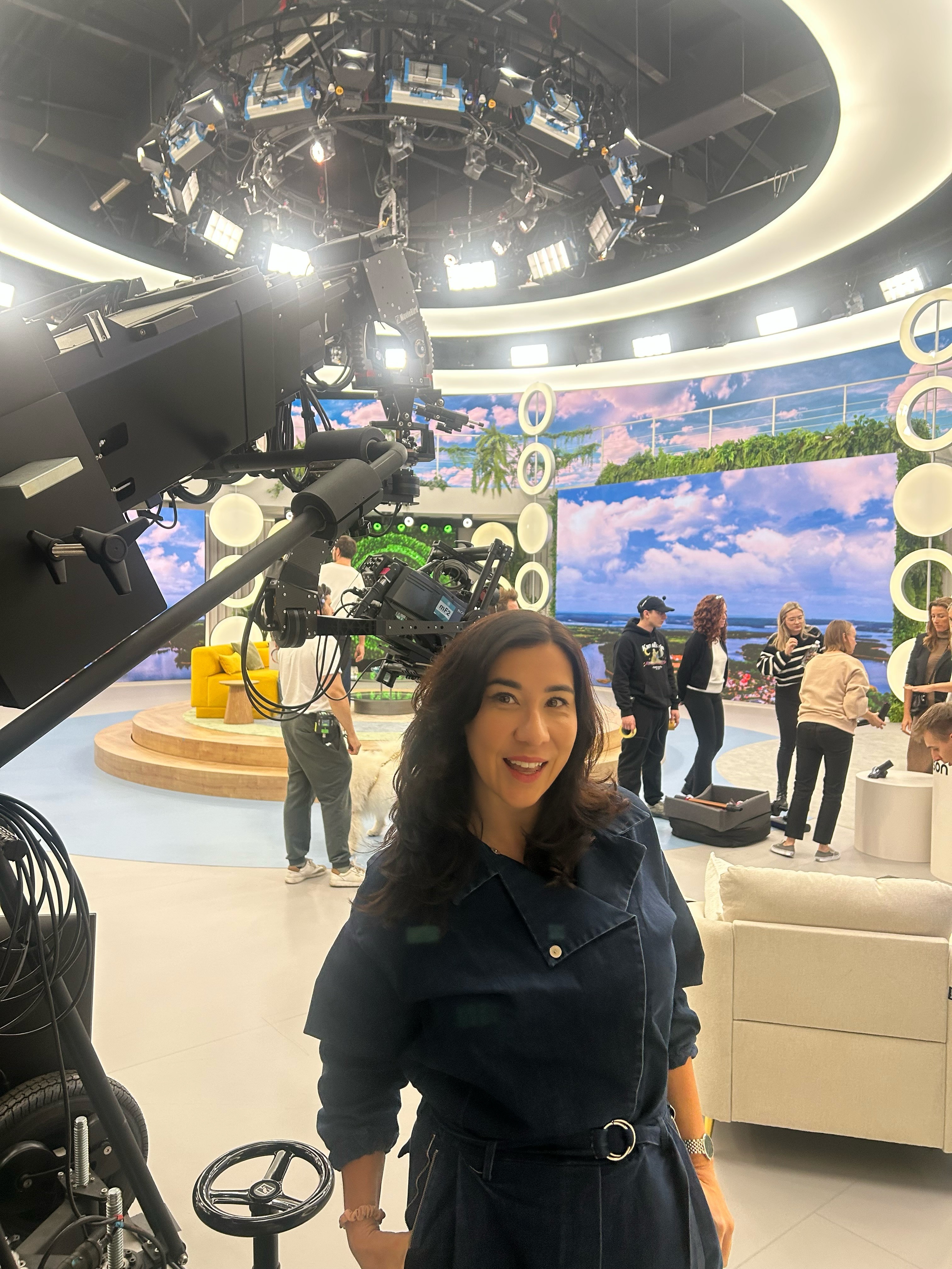 Portfolio 108 Katarzyna-Gluchowska-tlumaczenie-symultaniczne-w-studio-telewizyjnym
