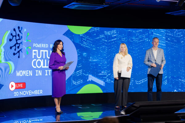 Katarzyna Głuchowska konferansjerka prowadząca Women in IT Day 2025