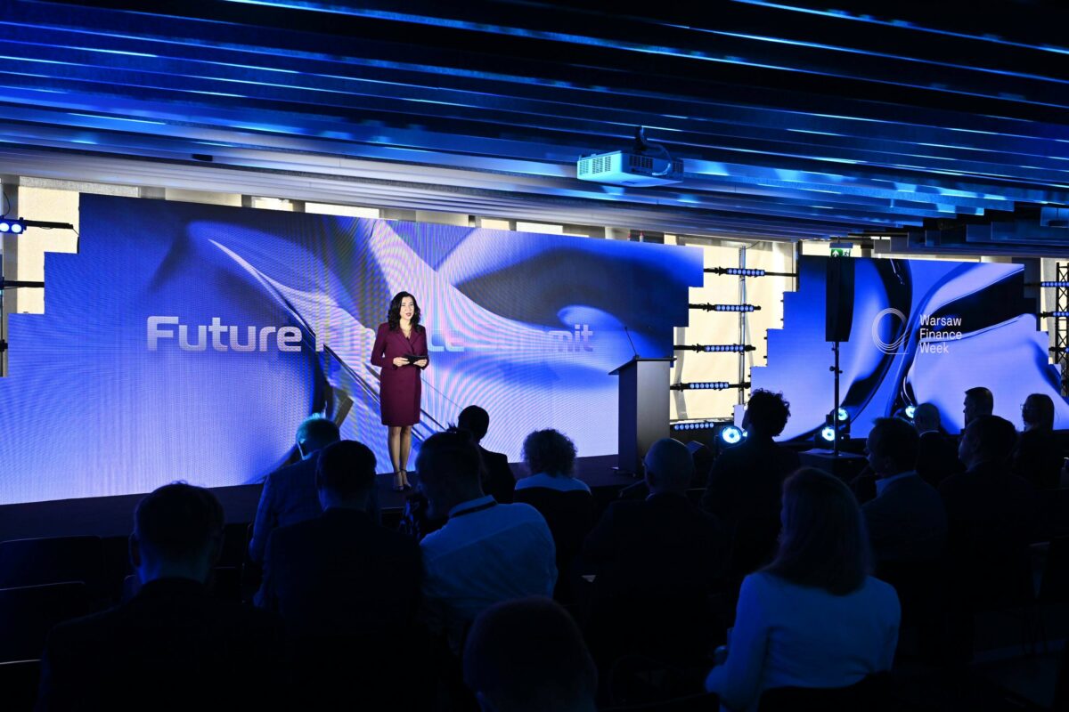 Katarzyna Głuchowska moderator konferencji tłumaczka konferencyjna konferansjer w Warszawie