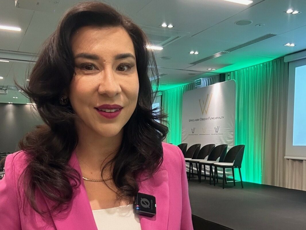 Portfolio 17 moderatorka konferencji