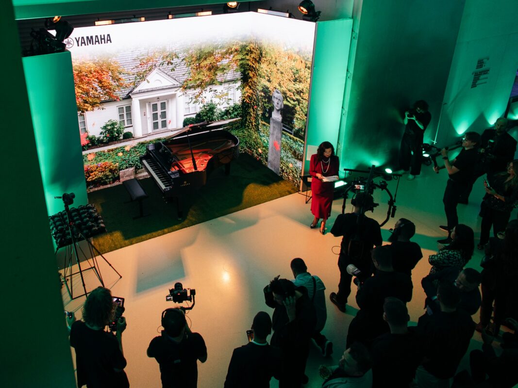 katarzyna-gluchowska-konferansjerka-jubileusz-30-lecia-action-msn-warszawa-2026-yamaha-